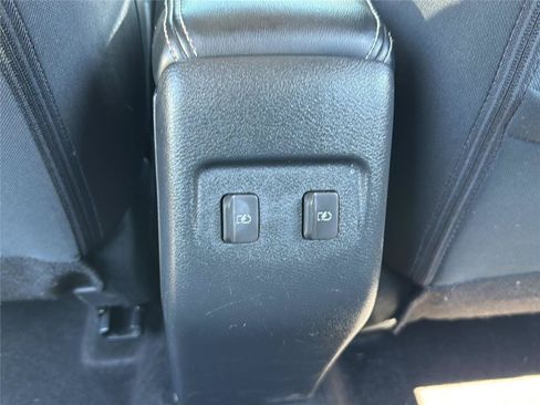 Used 2021 Nissan Kicks SV FWD image 24