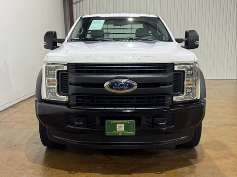 Used 2018 Ford F450 XL w/ Power Equipment Group image 2
