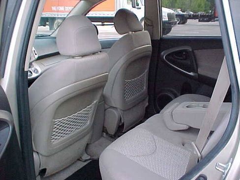 Used 2006 Toyota RAV4 Limited AWD/4WD image 36