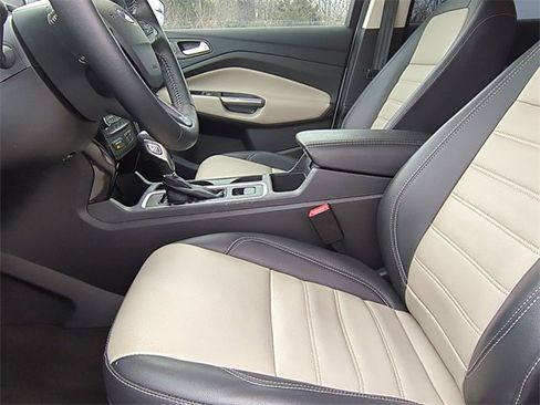 Used 2019 Ford Escape SEL image 14