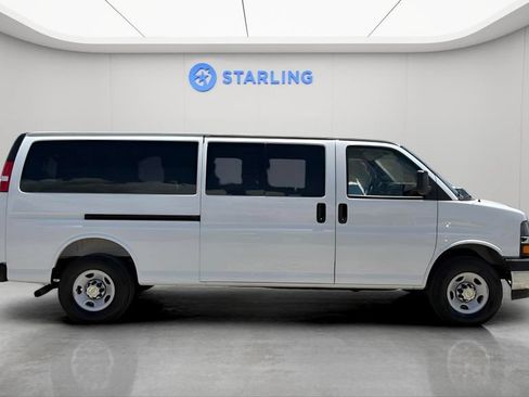 Certified 2025 Chevrolet Express 3500 LT w/ LT Preferred Equipment Group RWD image 11