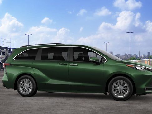 New 2026 Toyota Sienna XLE FWD image 15