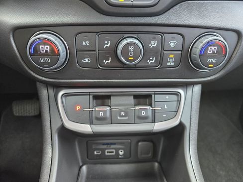 Used 2024 GMC Terrain AT4 w/ Tech Package image 32