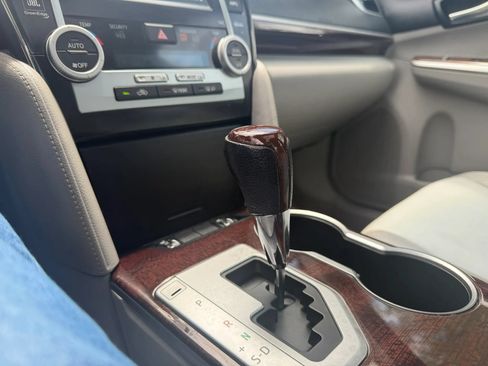 Used 2012 Toyota Camry XLE FWD image 28