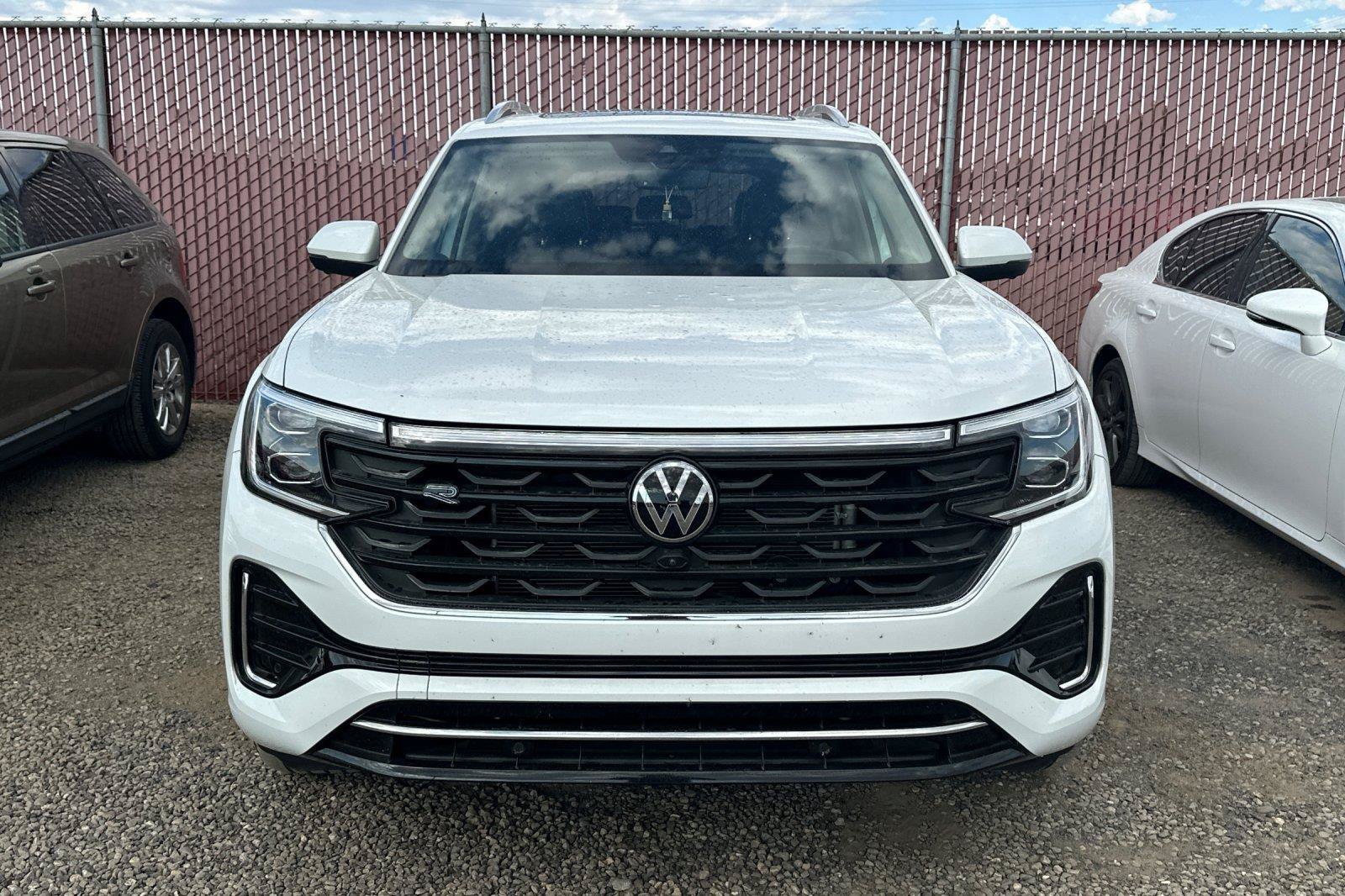 Used 2025 Volkswagen Atlas SEL Premium R-Line AWD/4WD image 3