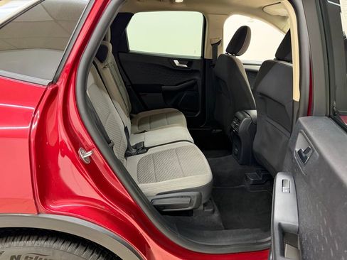 Used 2020 Ford Escape SE image 13