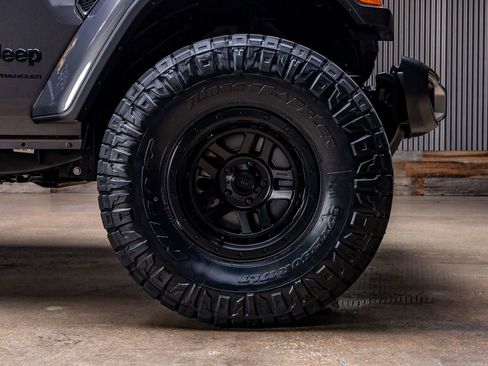 Used 2025 Jeep Wrangler Sahara w/ Technology Group image 12