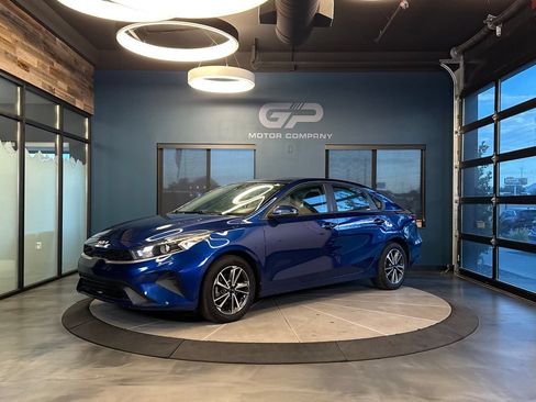 Used 2022 Kia Forte LXS w/ LXS Technology Package FWD image 7