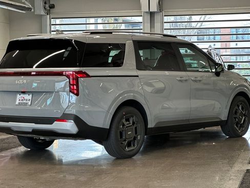 New 2026 Kia Carnival EX image 3