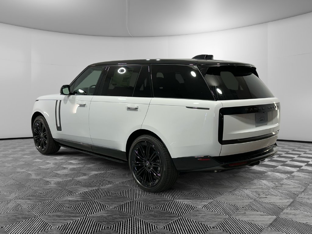 Used 2025 Land Rover Range Rover Long Wheelbase SE AWD/4WD image 4