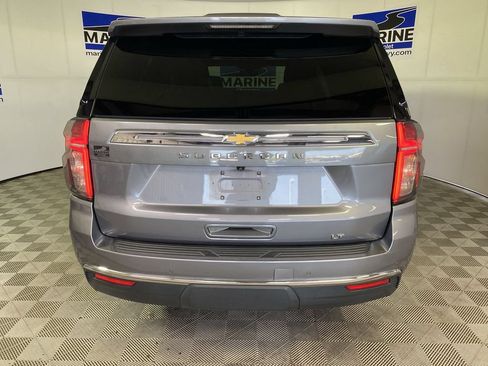 Used 2022 Chevrolet Suburban LT w/ Luxury Package AWD/4WD image 17
