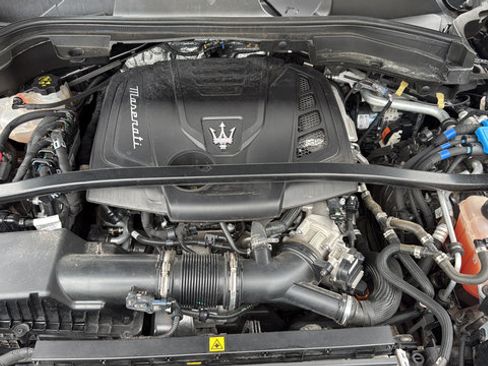 Used 2023 Maserati Grecale Modena AWD/4WD image 28