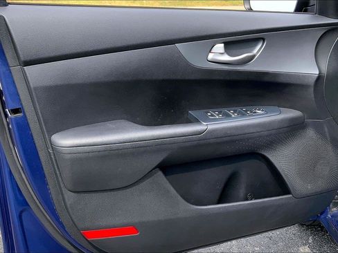Used 2021 Kia Forte LXS FWD image 19