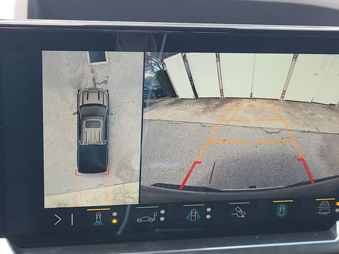 Used 2022 Chevrolet Silverado 1500 LTZ w/ LTZ Premium Package image 25