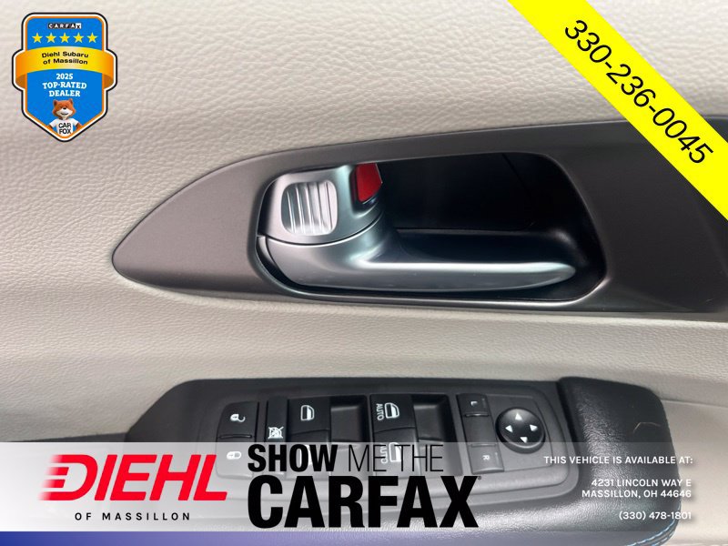 Used 2021 Chrysler Pacifica Touring w/ Cold Weather Group FWD image 23