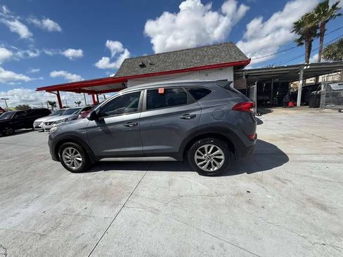 Used 2018 Hyundai Tucson SEL FWD image 2
