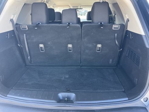 Used 2024 Nissan Pathfinder S image 35