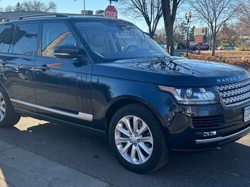 Used 2017 Land Rover Range Rover HSE image 2