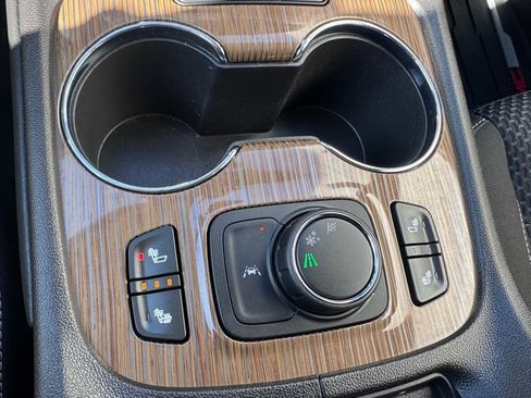 Used 2023 GMC Acadia SLE w/ Driver Convenience Package image 34