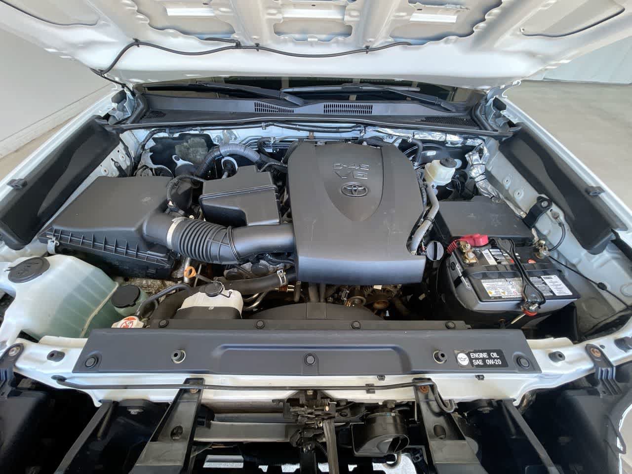 Used 2017 Toyota Tacoma TRD Sport AWD/4WD image 25
