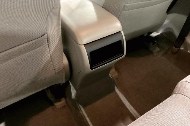Used 2015 Toyota Camry LE FWD image 34