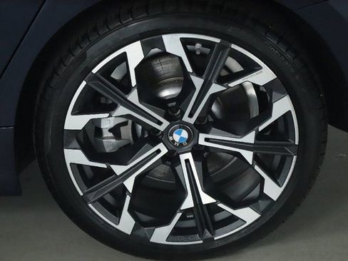 Certified 2026 BMW 330i xDrive Sedan w/ Premium Package AWD/4WD image 40