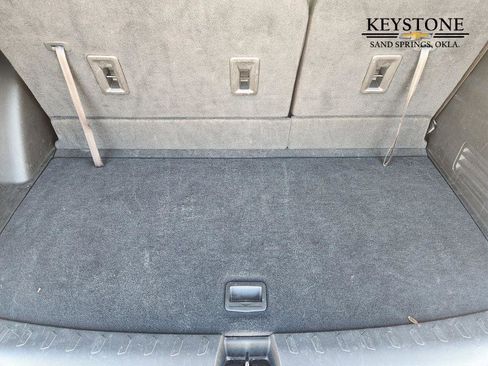 Used 2023 Chevrolet Traverse LT image 33