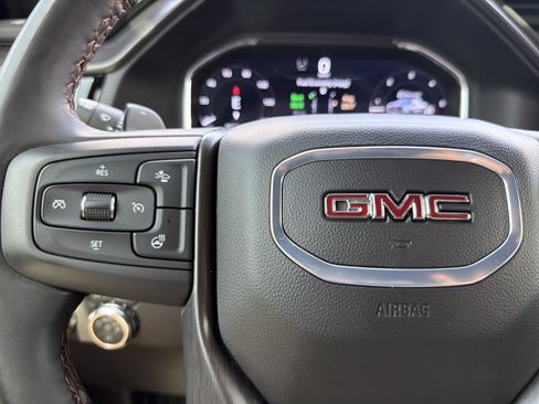 Used 2025 GMC Sierra 1500 AT4 w/ AT4 Premium Package AWD/4WD image 29