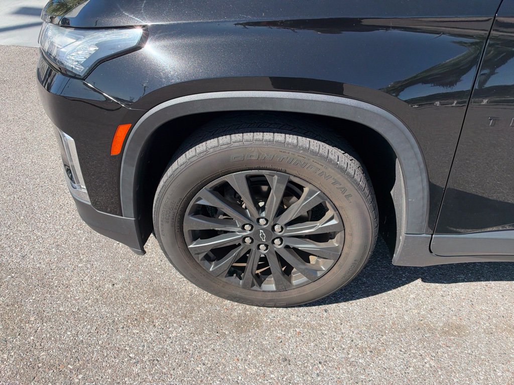 Used 2023 Chevrolet Traverse RS w/ LPO, Floor Liner Package AWD/4WD image 9