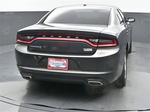 Used 2019 Dodge Charger SXT image 5