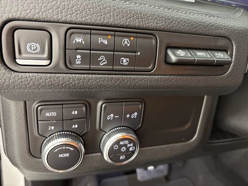 Used 2024 GMC Yukon XL Denali AWD/4WD image 41