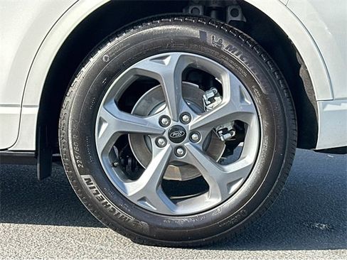 Certified 2024 Ford Escape ST-Line image 40