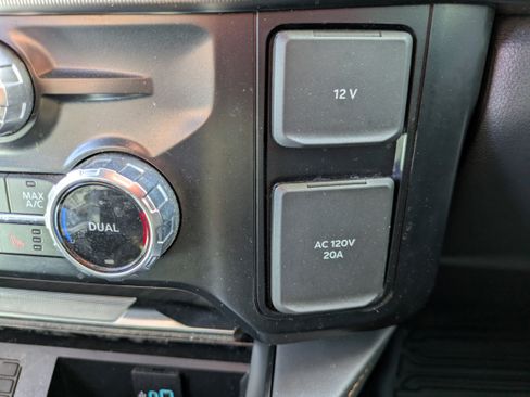 Used 2023 Ford F250 Platinum AWD/4WD image 24