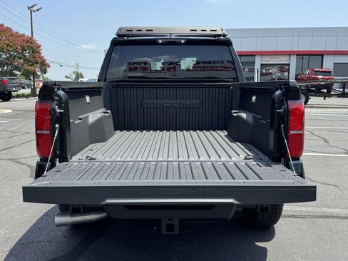 Used 2026 Toyota Tacoma TRD Off-Road AWD/4WD image 17
