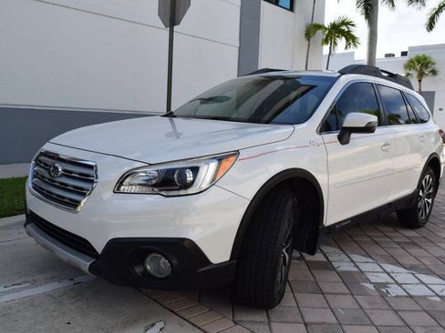 Used 2016 Subaru Outback 2.5i Limited AWD/4WD image 2