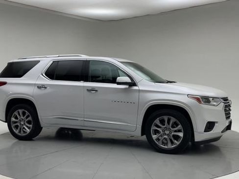 Certified 2021 Chevrolet Traverse Premier image 3