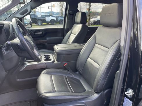 Used 2023 GMC Sierra 3500 Denali w/ Denali Black Diamond Edition image 7
