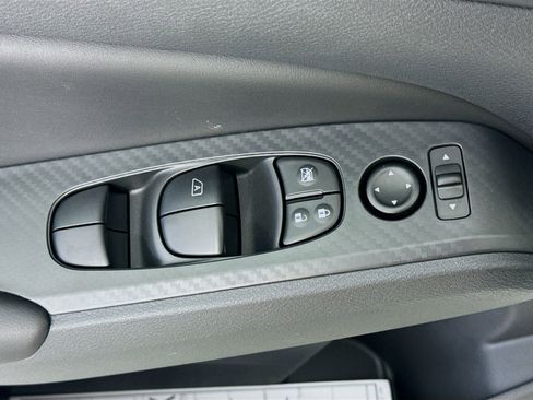 Used 2025 Nissan Altima 2.5 S image 17