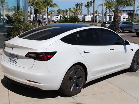 Used 2023 Tesla Model 3 Standard Range image 9