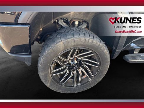 Used 2022 GMC Sierra 3500 Denali w/ Denali Ultimate Package AWD/4WD image 13
