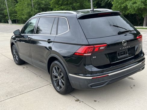 Certified 2024 Volkswagen Tiguan SE w/ Panoramic Sunroof Package FWD image 8