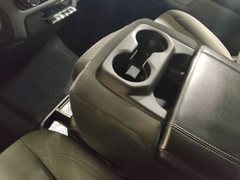 Used 2019 RAM 1500 Big Horn AWD/4WD image 26