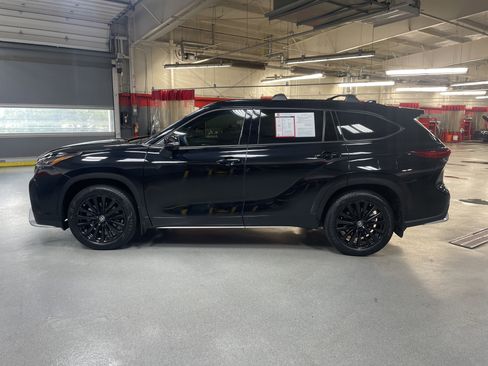 Certified 2023 Toyota Highlander XSE image 7