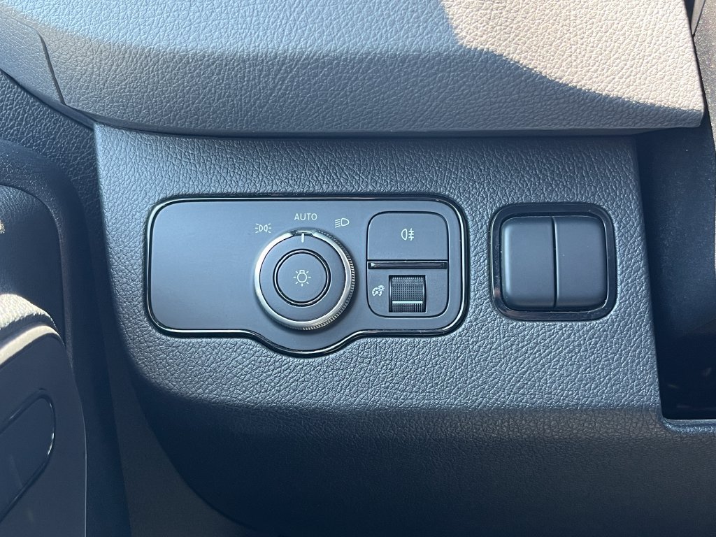 Used 2024 Mercedes-Benz Sprinter 2500 image 22