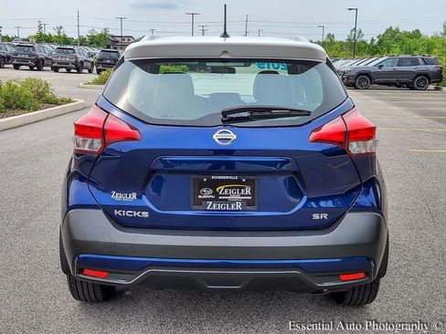 Used 2019 Nissan Kicks SR w/ SR Premium Package FWD image 5