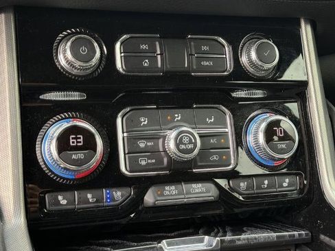 Used 2021 GMC Yukon Denali w/ Denali Premium Package AWD/4WD image 32