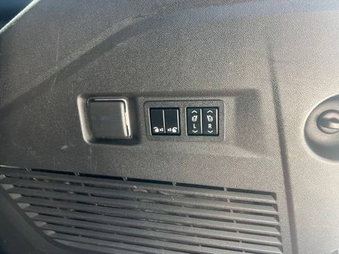 Used 2022 GMC Yukon SLT w/ SLT Premium Package AWD/4WD image 27
