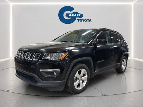 Used 2018 Jeep Compass Latitude FWD image 12