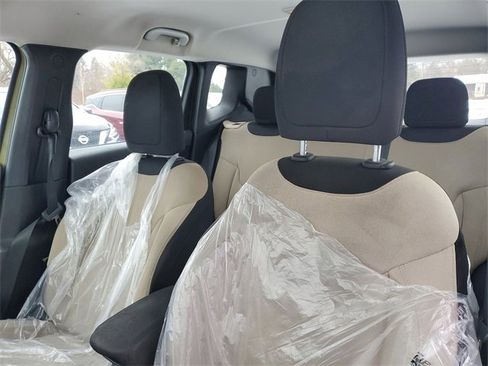 Used 2015 Jeep Renegade Sport w/ Power & Air Group image 13