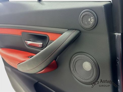 Used 2018 BMW M3 image 32